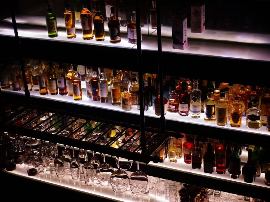 旅者的驿站酒吧